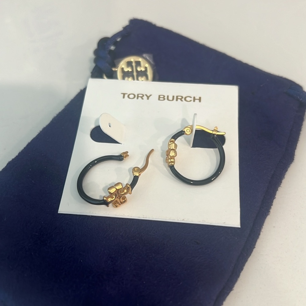 Tory Burch Small Hoop. - Picture 7 of 16